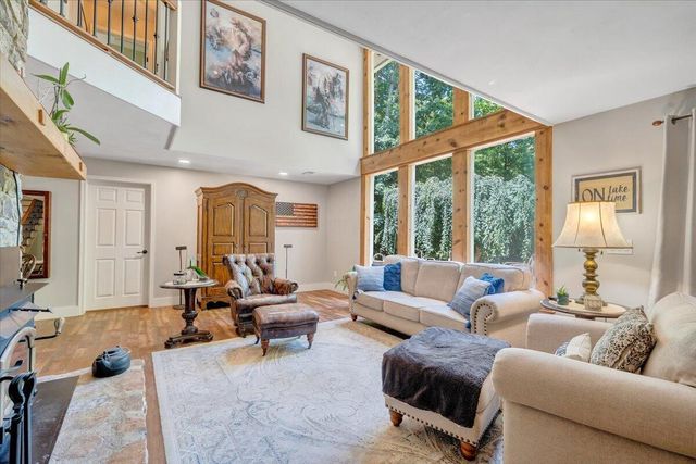 129 Leeward DR, Moneta, VA 24121