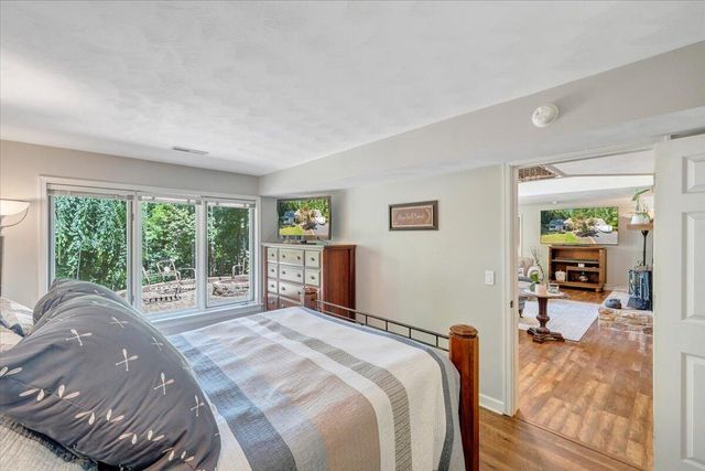 129 Leeward DR, Moneta, VA 24121