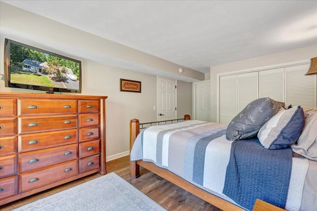 129 Leeward DR, Moneta, VA 24121