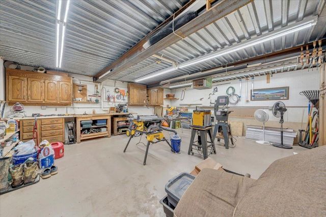 129 Leeward DR, Moneta, VA 24121