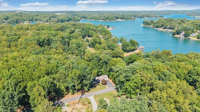129 Leeward DR, Moneta, VA 24121