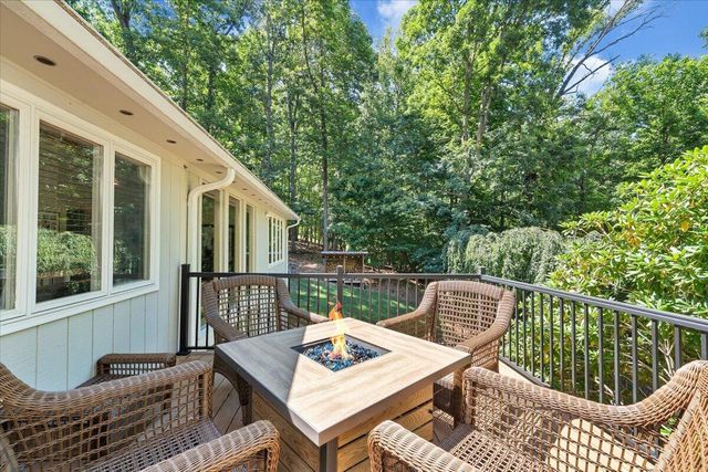 129 Leeward DR, Moneta, VA 24121