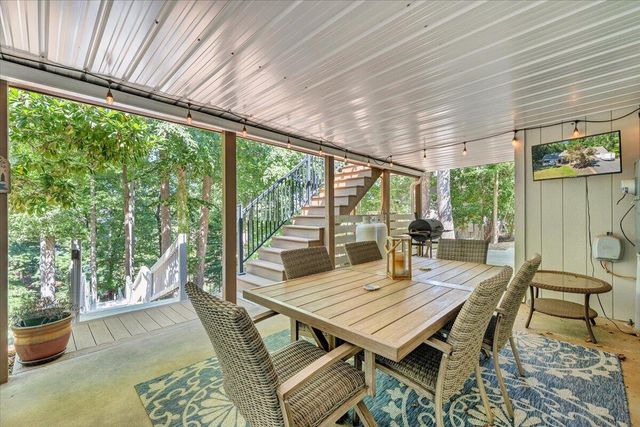129 Leeward DR, Moneta, VA 24121