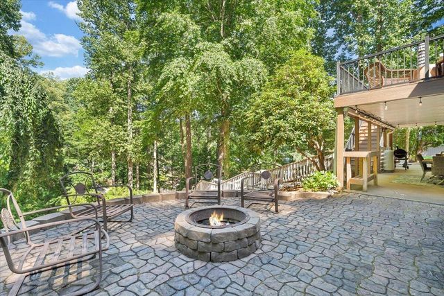 129 Leeward DR, Moneta, VA 24121