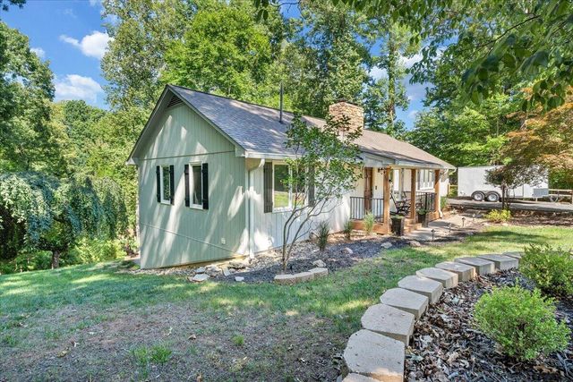 129 Leeward DR, Moneta, VA 24121