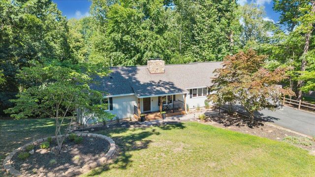 129 Leeward DR, Moneta, VA 24121