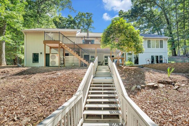 129 Leeward DR, Moneta, VA 24121