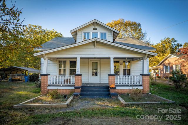 322 7th Street SW, Taylorsville, NC 28681