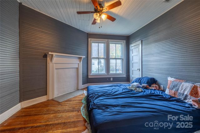 322 7th Street SW, Taylorsville, NC 28681