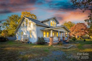 322 7th Street SW, Taylorsville, NC 28681