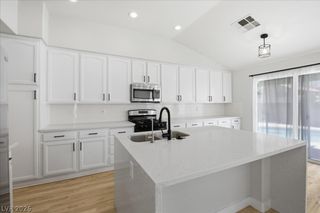 9569 Teton Diablo Avenue, Las Vegas, NV 89117