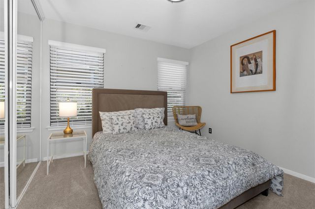 84 E Lakeridge Drive, The Woodlands, TX 77381