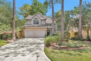 84 E Lakeridge Drive, The Woodlands, TX 77381