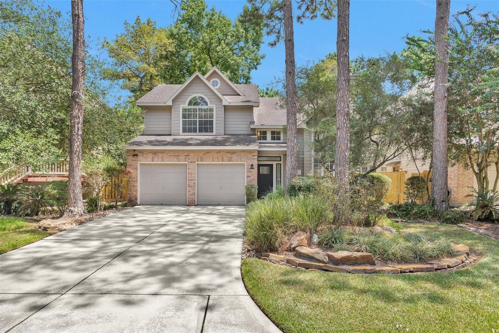 84 E Lakeridge Drive, The Woodlands, TX 77381