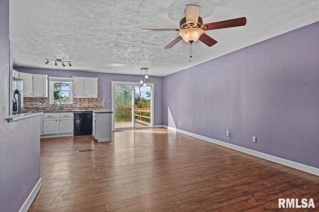 240 Teal Drive, Chatham, IL 62629