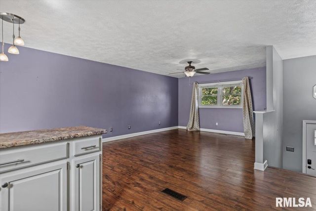 240 Teal Drive, Chatham, IL 62629