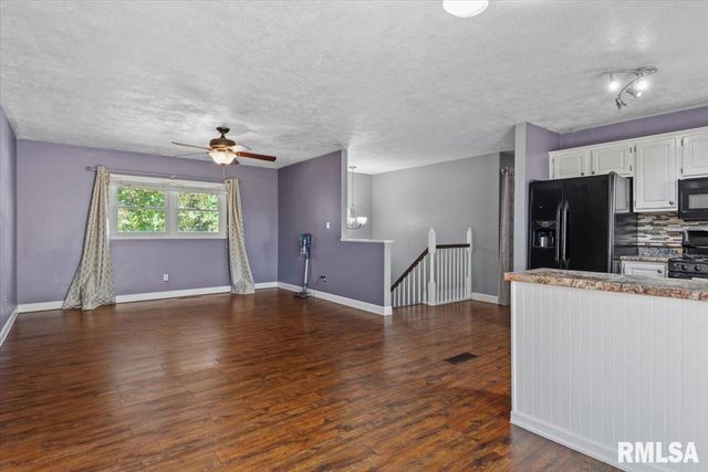 240 Teal Drive, Chatham, IL 62629
