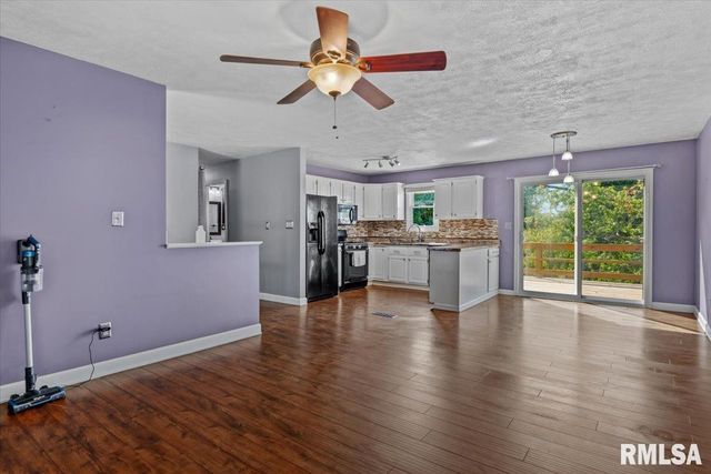 240 Teal Drive, Chatham, IL 62629