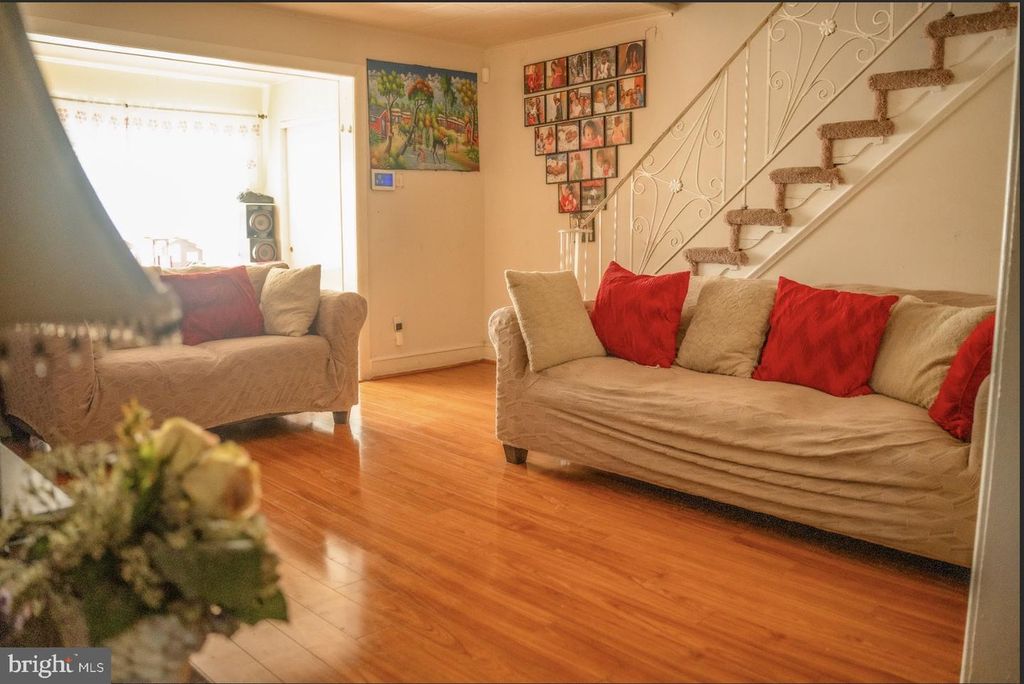 725 YEADON AVE, Lansdowne, PA 19050