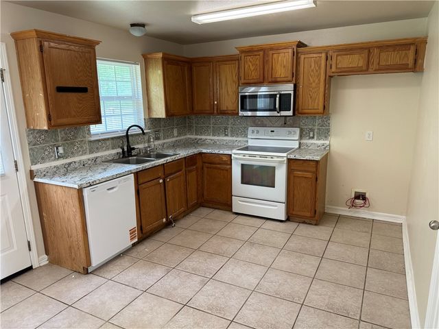 516 Stowers Avenue, Elkins, AR 72727