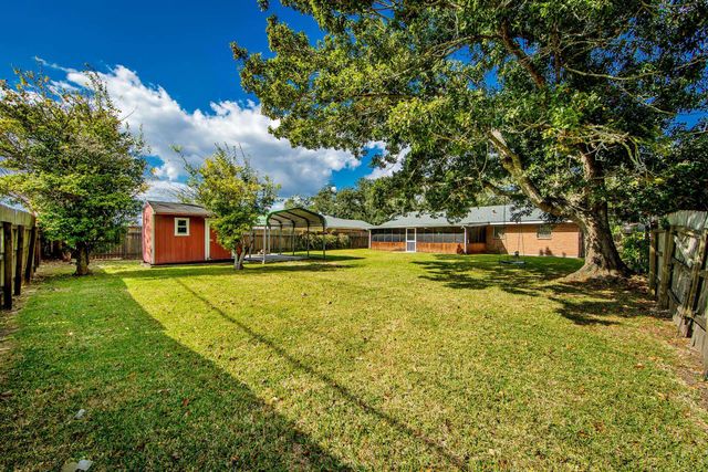 204 Broadmoor Ave, Houma, LA 70364