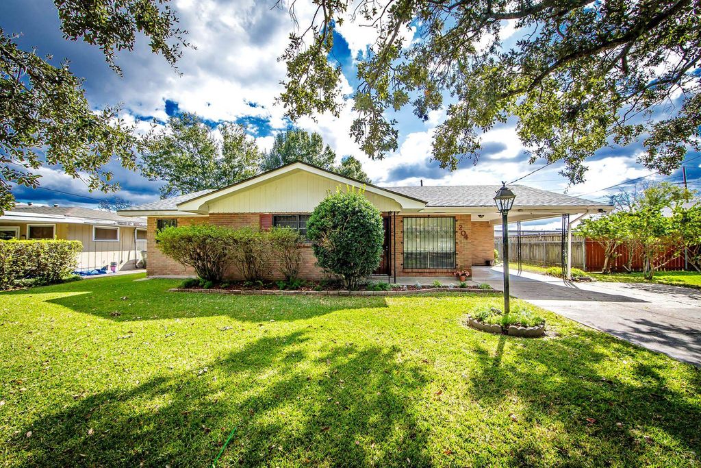 204 Broadmoor Ave, Houma, LA 70364