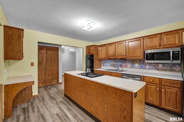 520 W HICKORY GROVE Court, Dunlap, IL 61525