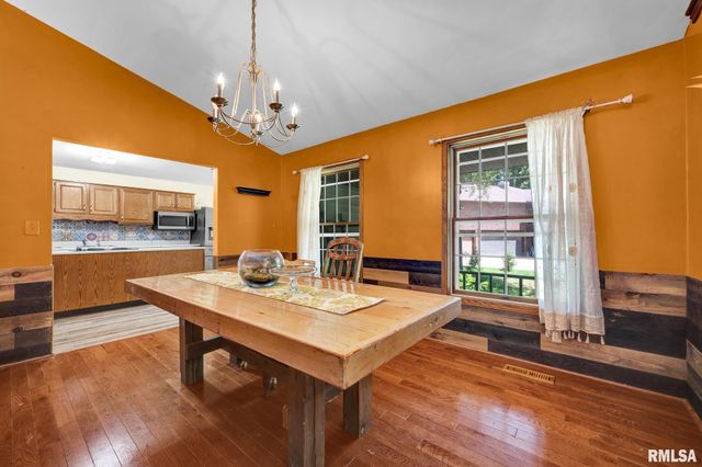 520 W HICKORY GROVE Court, Dunlap, IL 61525