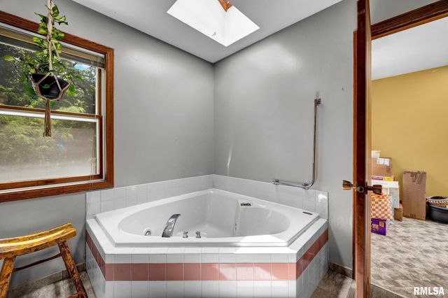 520 W HICKORY GROVE Court, Dunlap, IL 61525