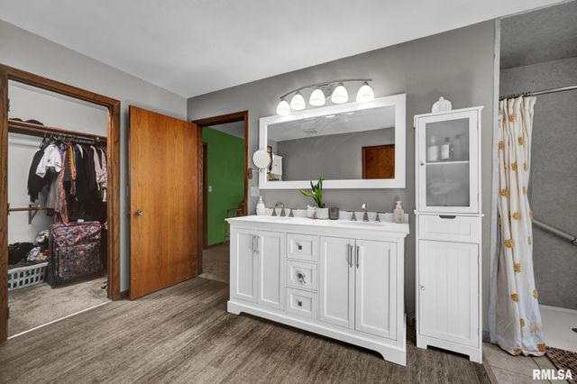 520 W HICKORY GROVE Court, Dunlap, IL 61525