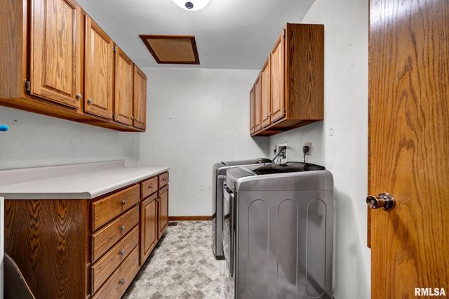520 W HICKORY GROVE Court, Dunlap, IL 61525