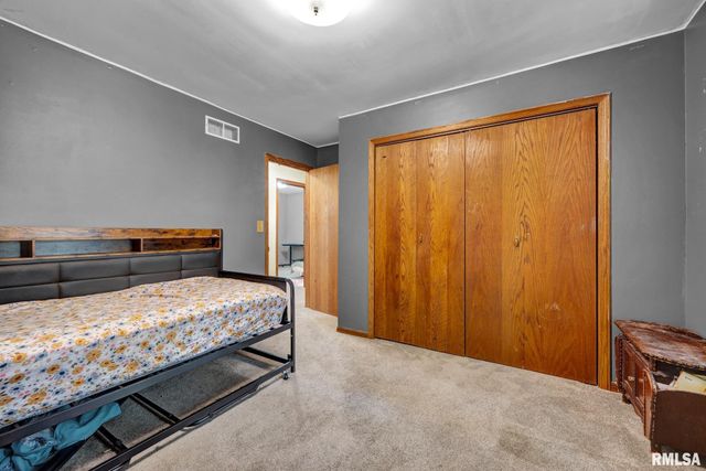520 W HICKORY GROVE Court, Dunlap, IL 61525