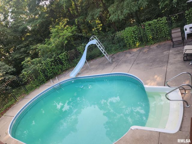 520 W HICKORY GROVE Court, Dunlap, IL 61525