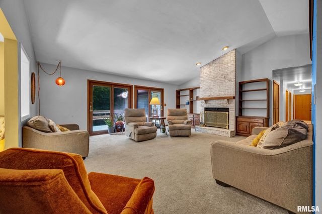 520 W HICKORY GROVE Court, Dunlap, IL 61525