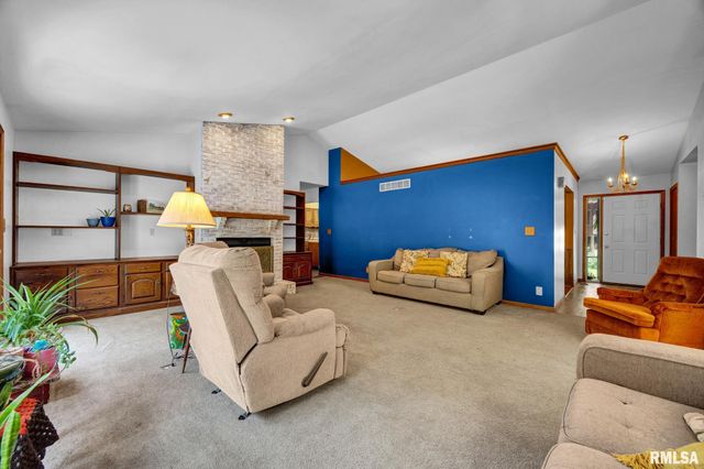 520 W HICKORY GROVE Court, Dunlap, IL 61525