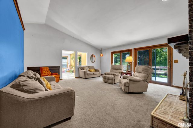520 W HICKORY GROVE Court, Dunlap, IL 61525