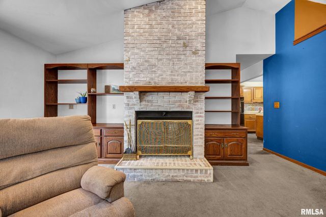 520 W HICKORY GROVE Court, Dunlap, IL 61525