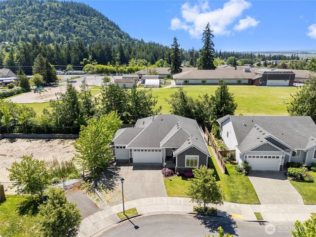 1757 Hillcrest Loop, Mount Vernon, WA 98274