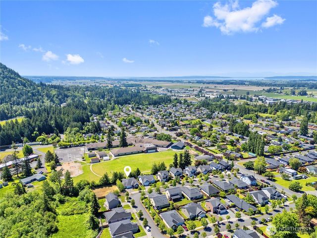 1757 Hillcrest Loop, Mount Vernon, WA 98274