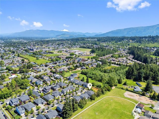 1757 Hillcrest Loop, Mount Vernon, WA 98274