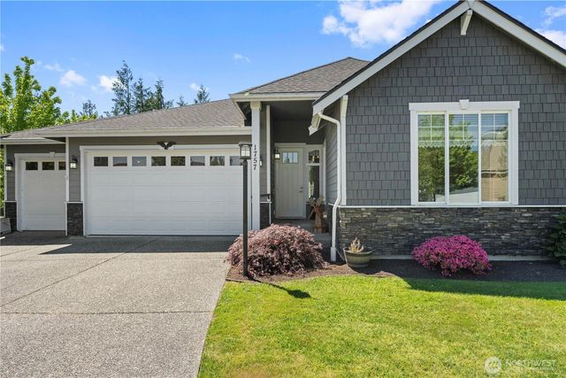 1757 Hillcrest Loop, Mount Vernon, WA 98274