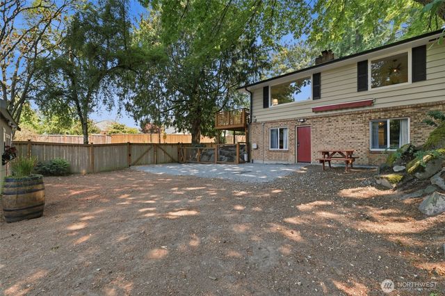 549 NW 205th Street, Shoreline, WA 98177