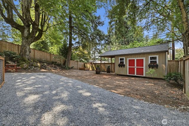 549 NW 205th Street, Shoreline, WA 98177