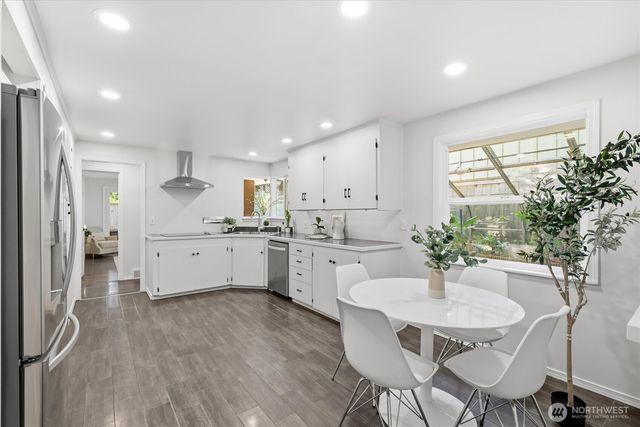549 NW 205th Street, Shoreline, WA 98177