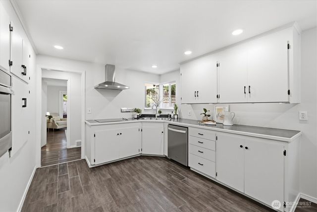549 NW 205th Street, Shoreline, WA 98177
