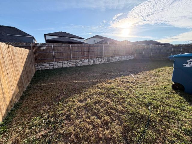 204 Caisson TRL, Liberty Hill, TX 78642