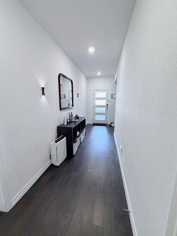 204 Caisson TRL, Liberty Hill, TX 78642