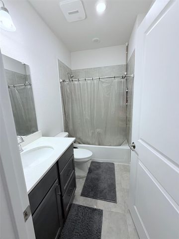 204 Caisson TRL, Liberty Hill, TX 78642