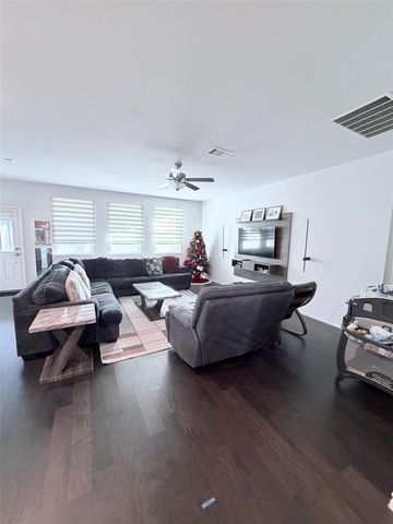 204 Caisson TRL, Liberty Hill, TX 78642