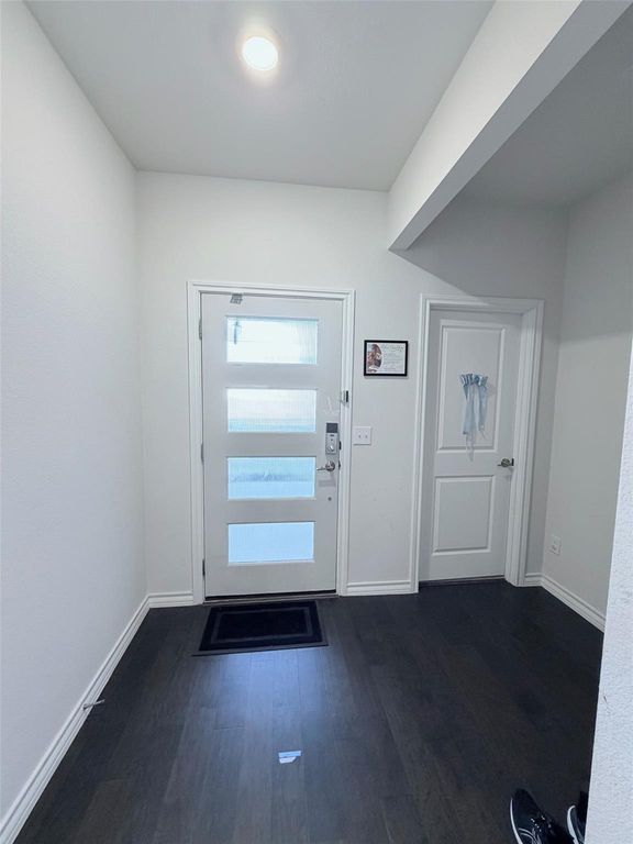 204 Caisson TRL, Liberty Hill, TX 78642